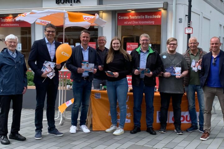 Mat­thi­as Kerkhoff MdL vor Ort in Meschede