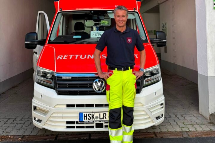 Mat­thi­as Kerkhoff beglei­tet Ret­tungs­dienst in Meschede
